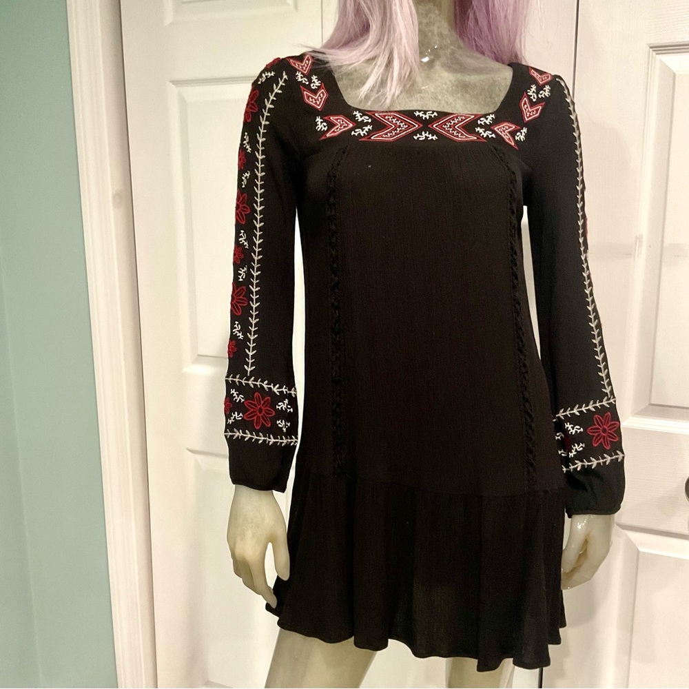 Xhilaration Black Top/Dress with Red and White Embroidery